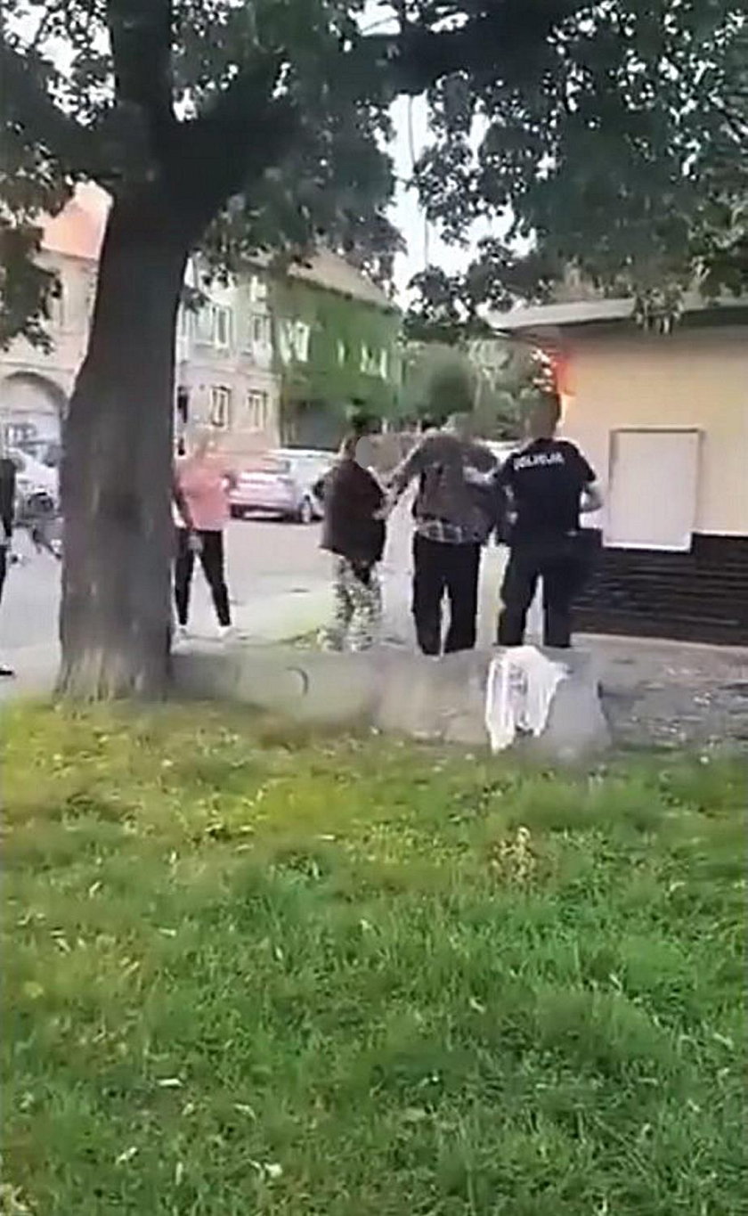 Szokujące sceny w Pastuchowie. Ojciec i syn pobili policjantów