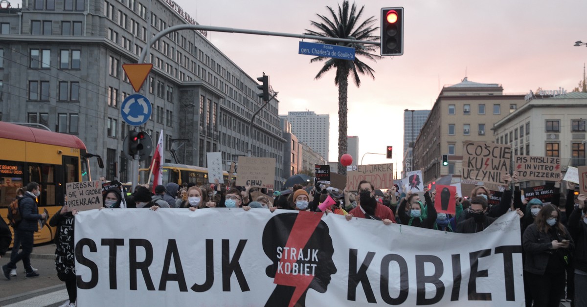 Strajk Kobiet: Nasilają się represje, ale mamy adwokatów, psychologów i  tworzymy fundusz solidarnościowy - GazetaPrawna.pl