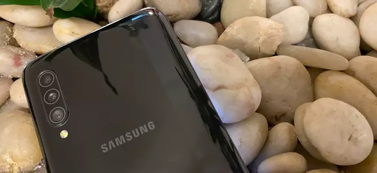 Samsung Galaxy A90 5G - smartfon średniej klasy z 5G ma już sens? Rzut oka