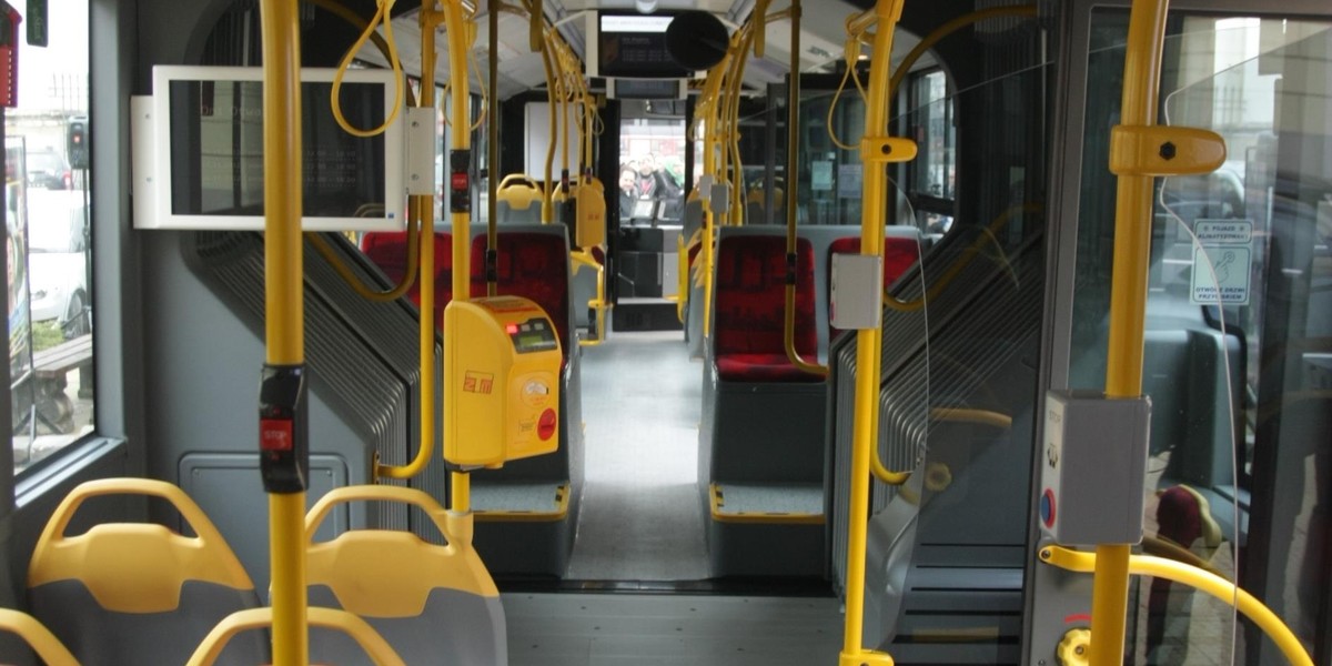 Kierowca wysikał się w autobusie. Stracił pracę 