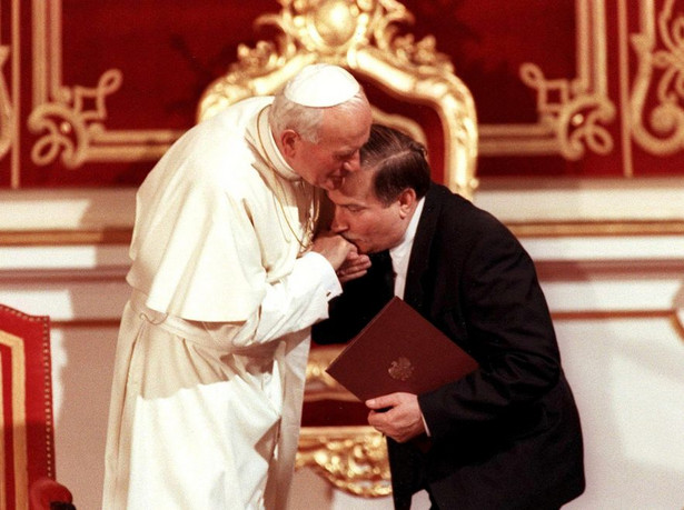 Wałęsa o ostatnim spotkaniu z papieżem. "Było widać, że odchodzi"