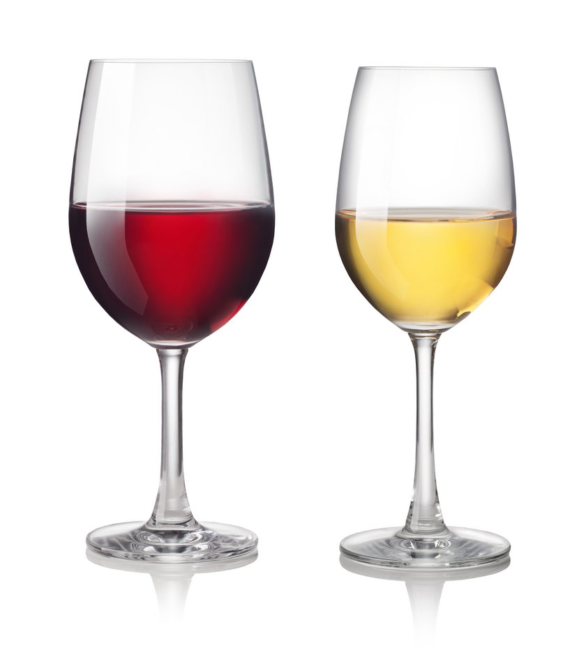 Wino na walentynki - z bąbelkami, białe czy czerwone? Wiemy, jak znaleźć najlepsze