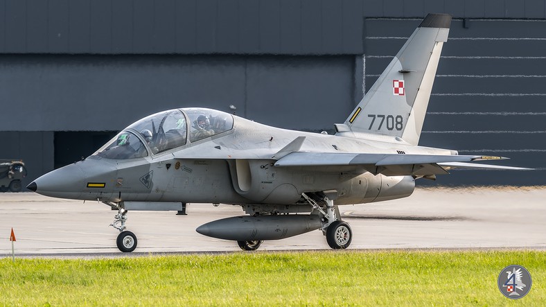 M-346 Bielik w bazie