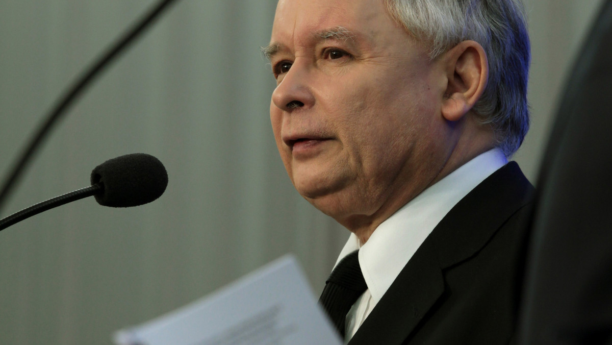 Jarosław Kaczyński przyznał, że PiS podczas prac nad porozumieniem ACTA w europarlamencie i komisji sejmowej popełnił błąd, z którego zostaną wyciągnięte konsekwencje. Do błędu w tej sprawie przyznaje się też wiceprezes Solidarnej Polski Jacek Kurski.