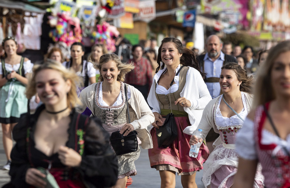 W Monachium rozpoczęło się 185. święto piwa - Oktoberfest