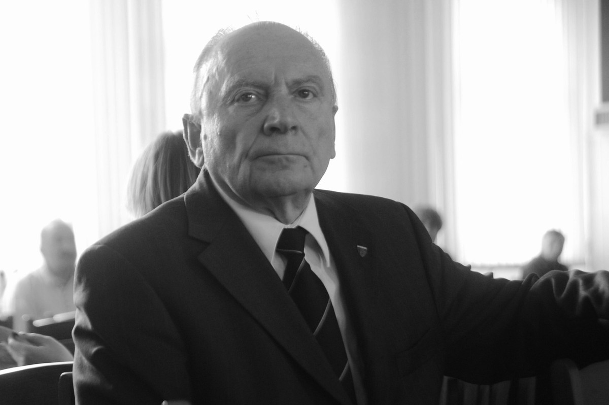 Na zdjęciu archiwalnym z 03.09.2013 działacz opozycji w PRL, były szef MSW Andrzej Milczanowski