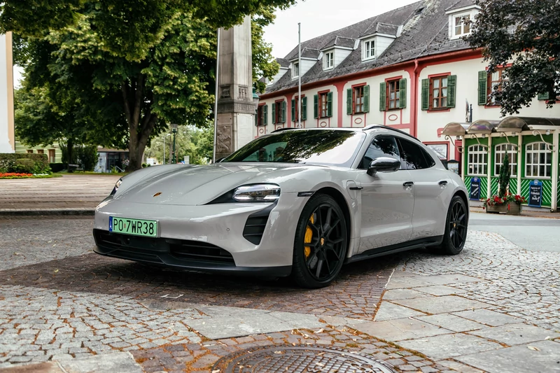 Podróż Porsche Taycanem i Audi e-tronem GT do Chorwacji