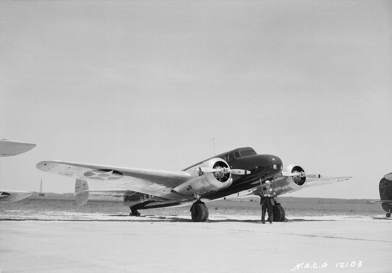 Lockheed L-10 Electra 