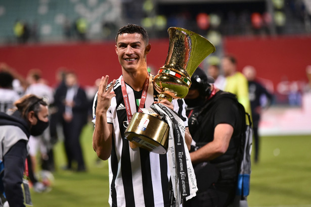 Cristiano Ronaldo świętuje z Juventusem zwycięstwo w Pucharze Włoch