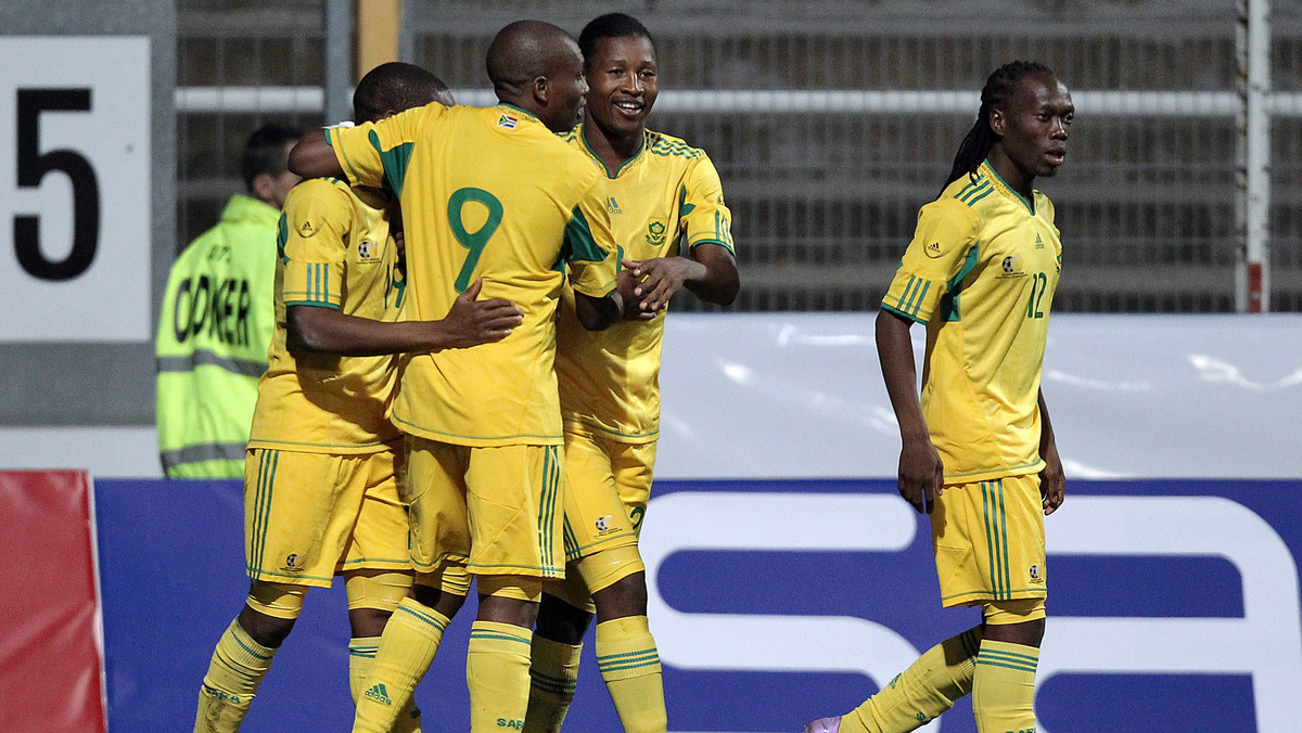 Gospodarze zbliżających się mistrzostw świata piłkarze Republiki Południowej Afryki pokonali Jamajkę 2:0 (0:0) w towarzyskim meczu rozegranym we Frankfurcie.