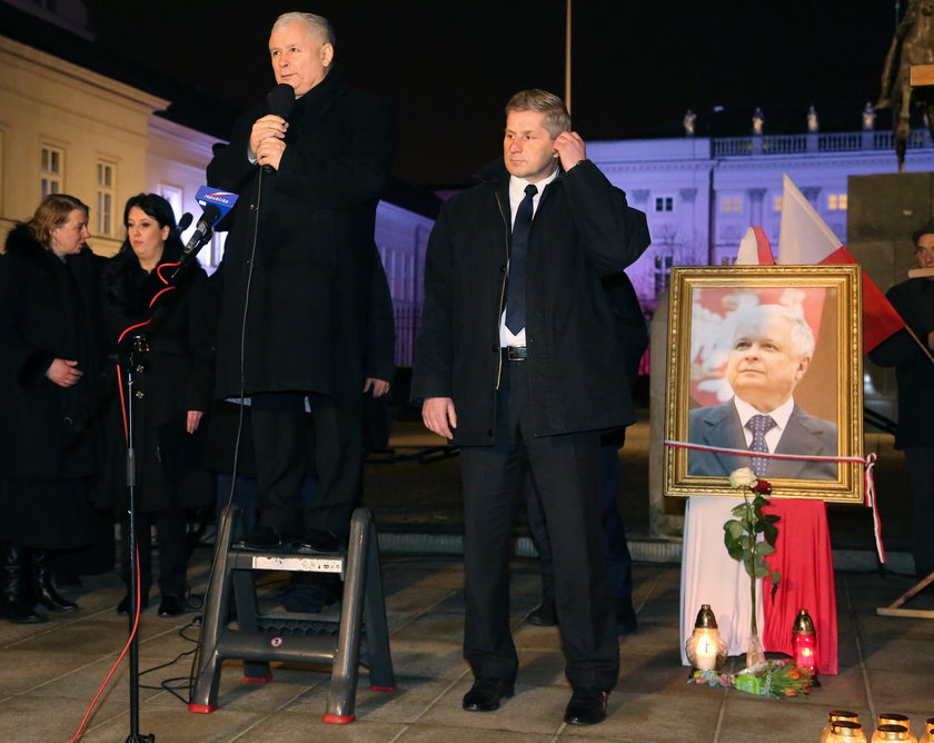 Kaczyński wściekły na Dudę! Poszło o pomnik smoleński