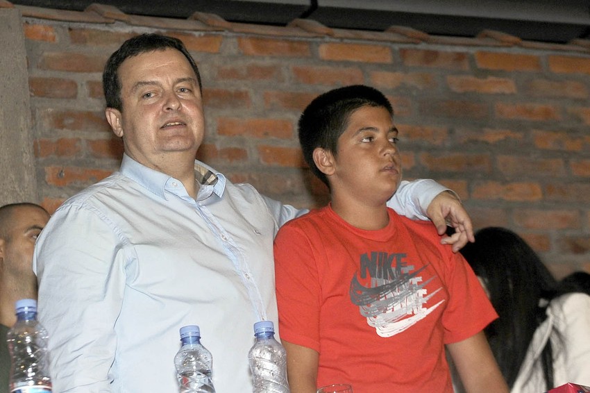 Ministar u društvu sina Luke