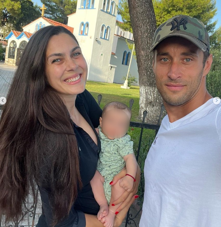 Milica Mandić sa sinom i suprugom