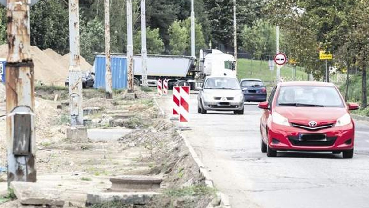 Wojewoda pomorski sprawdza, czy zezwolenie na budowę ringu miejskiego w Słupsku wydano zgodnie z prawem. Jeśli okaże się, że decyzja jest nieważna, roboty trzeba będzie wstrzymać.