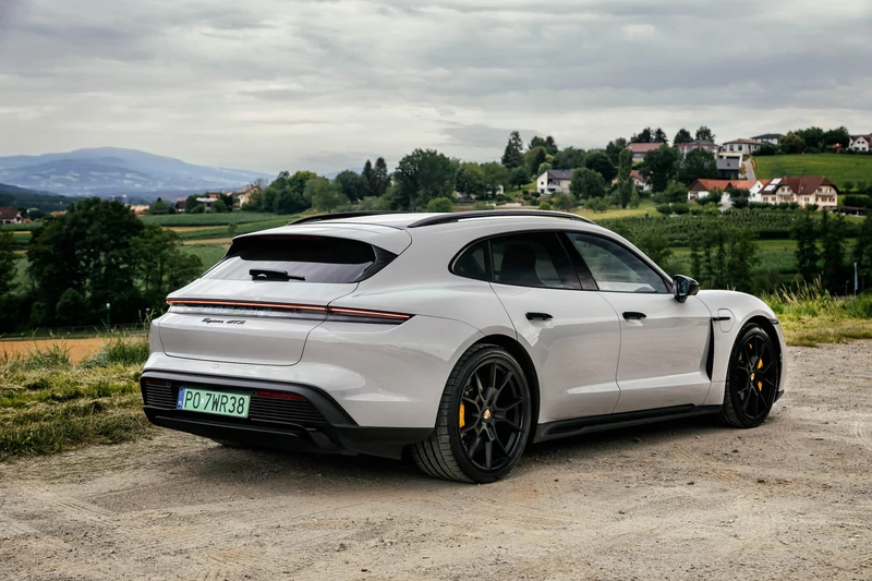 Podróż Porsche Taycanem i Audi e-tronem GT do Chorwacji