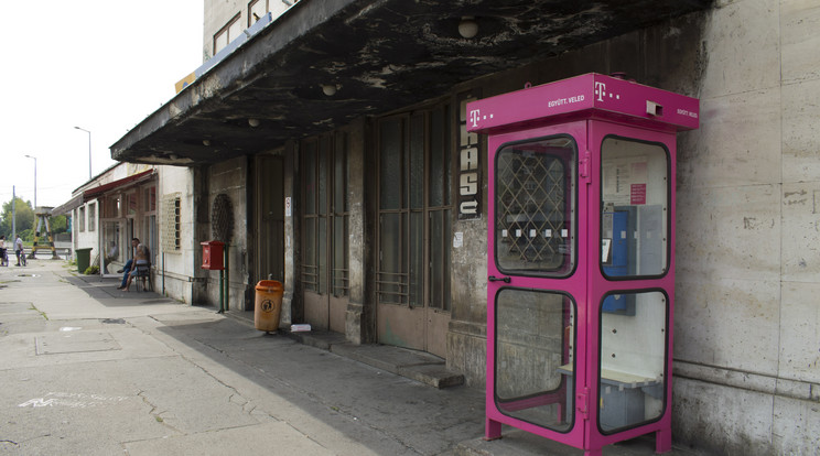 Eltűnnek a telefonfülkék /Fotó: MTI - Róka László