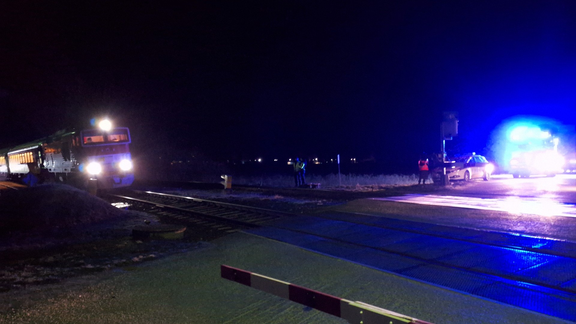 Zrážka vlaku s človekom v obci Brzotín pri Rožňave.