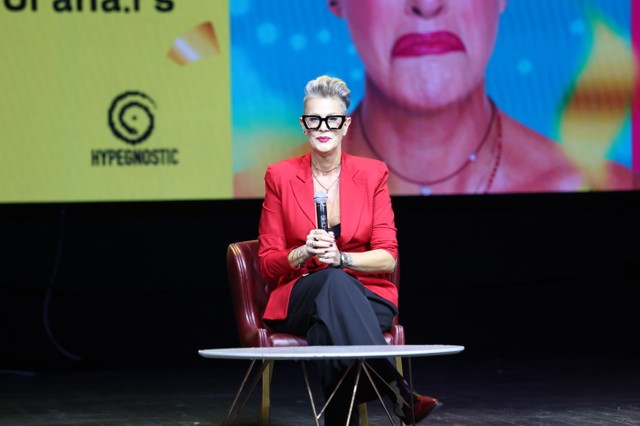 Tijana Dapčević najava predstave Menopauza