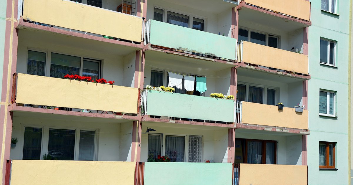 1 5 Roczne Dziecko Sie Slini 1,5-roczne dziecko wypadło z balkonu na drugim piętrze - Kobieta
