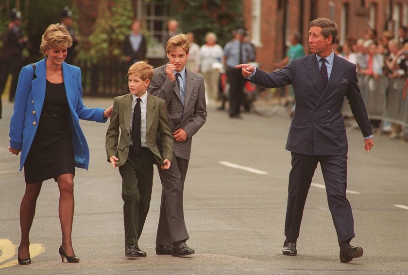 "Straciłem matkę i teraz patrzę, jak moja żona...". Poruszające słowa księcia Harry'ego