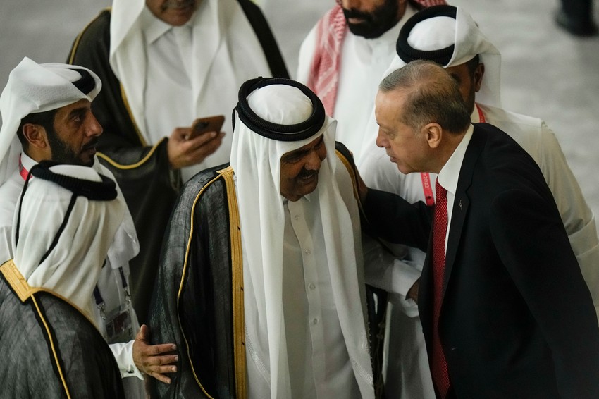 Katarski emir šeik Hamad bin Kalifa al Tani i turski predsednik Redžep Tajip Erdogan na Svetskom prvenstvu u fudbalu u Kataru