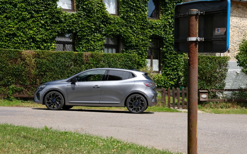 Nowe Renault Clio E-Tech: co się zmieniło przy okazji liftingu?