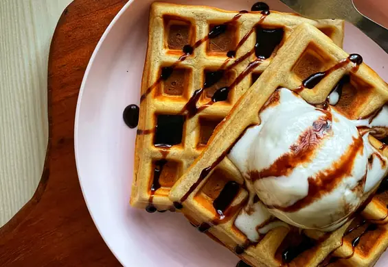 Ta gofrownica prowadzi w rankingach i korzystają z niej punkty gastronomiczne. Cena zachęca