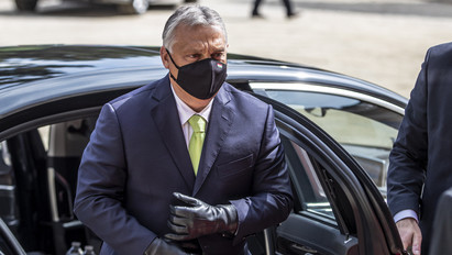 A kormányt is elérte a járvány: hogyan védik meg Orbán Viktort a koronavírustól?