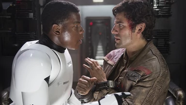 Oscar Isaac: szefowie Disneya nie byli gotowi na gejowski wątek w "Gwiezdnych wojnach"