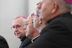 Kościół w Polsce krok nad przepaścią [FELIETON]