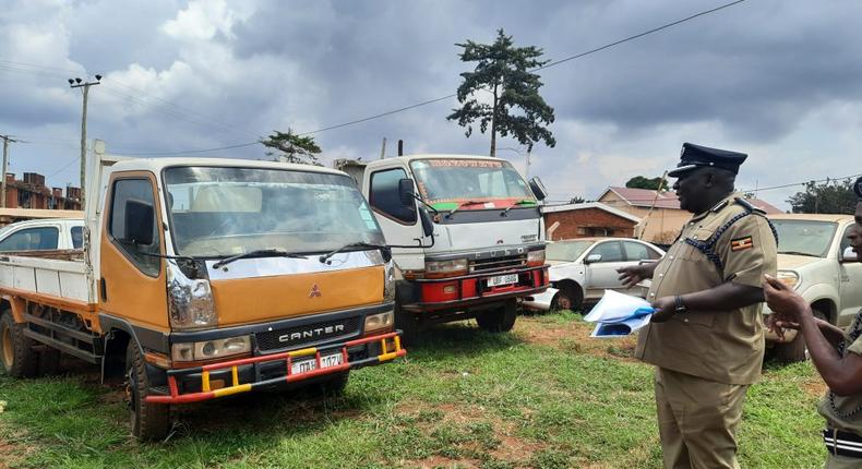 Enanga presenting the recovered vehicles