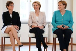 Annegret Kramp-Karrenbauer, Angela Merkel, Ursula von der Leyen 