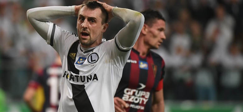 Lotto Ekstraklasa: Kucharczyk trzy razy trafił do siatki, ale na swoim koncie zapisał tylko jednego gola