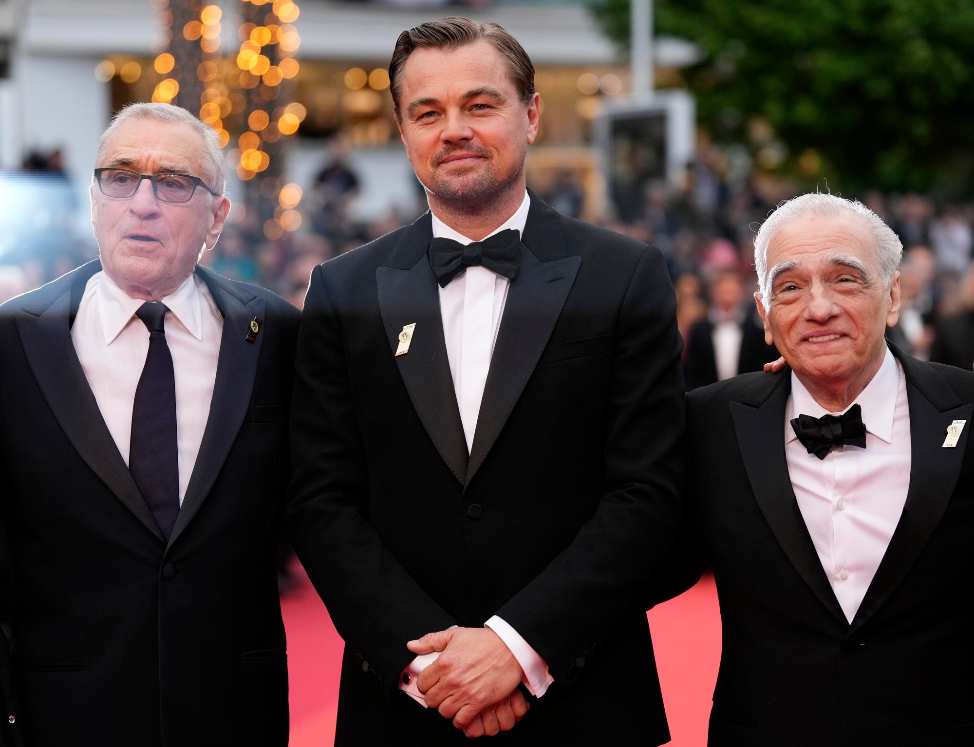 Zľava Robert De Niro, Leonardo DiCaprio a režisér Martin Scorsese