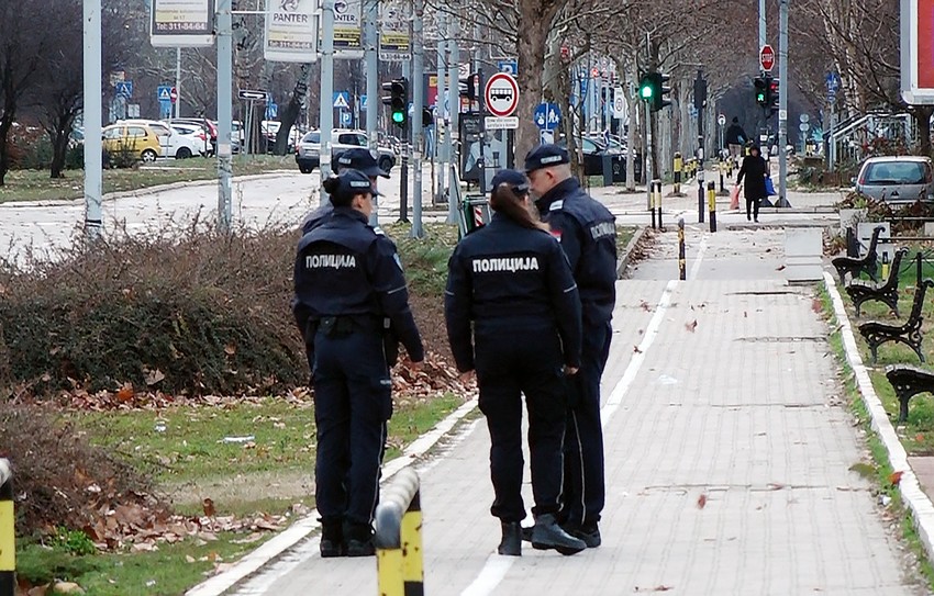 Ministar Stefanović obišao policijsku patrolu na Novom Beogradu