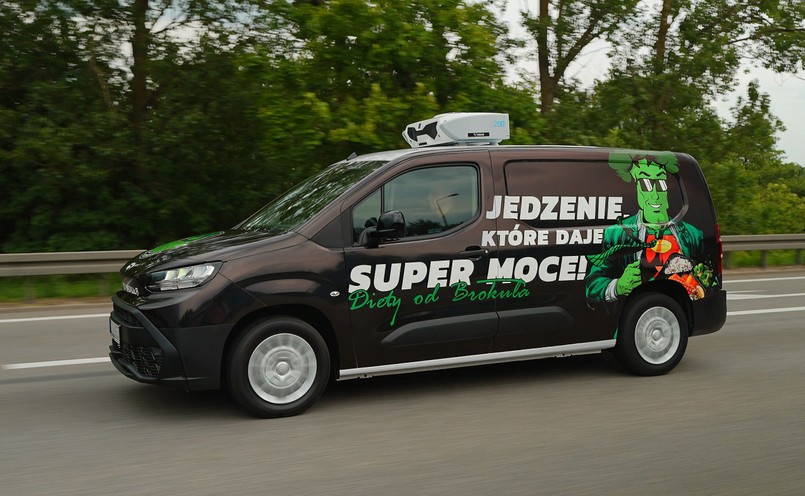 Toyota Proace City z zabudową izotermiczną we flocie cateringu Diety od Brokuła