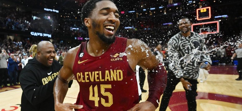 Liga NBA. Mitchell dołączył do grona legend NBA, zdobył 71 punktów