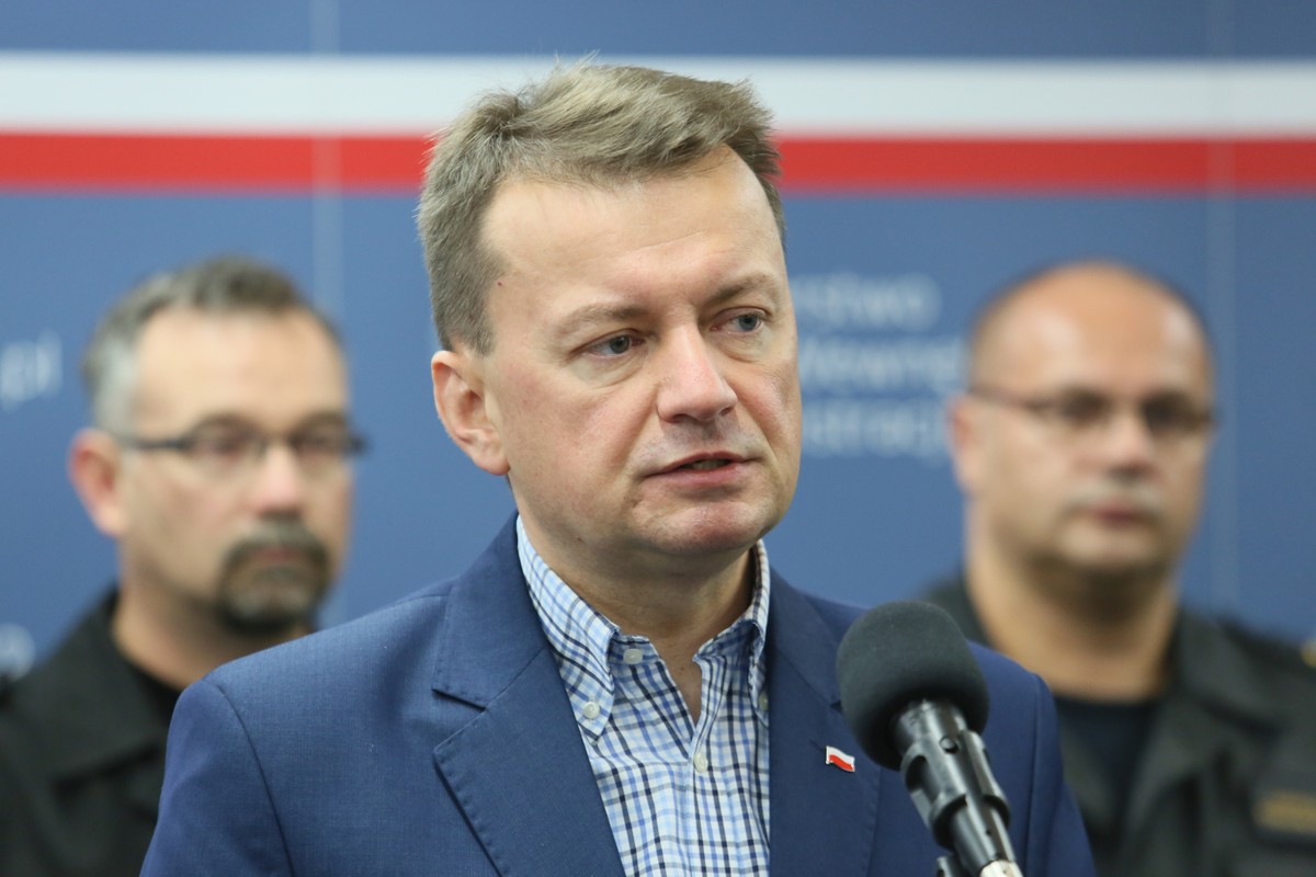 Szef MSWiA wraz z premier uczestniczy w piątek w posiedzeniu sztabu antykryzysowego w Zielonej Górze, który poświęcony jest sytuacji po przejściu nad Polską orkanu Ksawery.