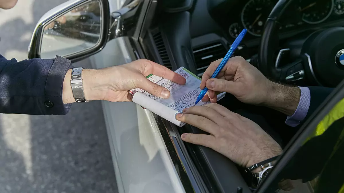 Drogowi recydywiści od września zapłacą podwójną stawkę za mandat