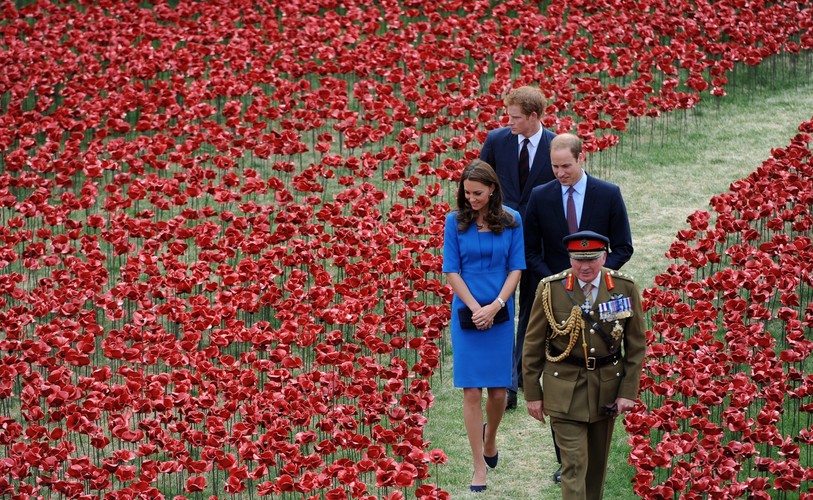 Księżna Catherine, lord Dannatt, książę William i książę Harry