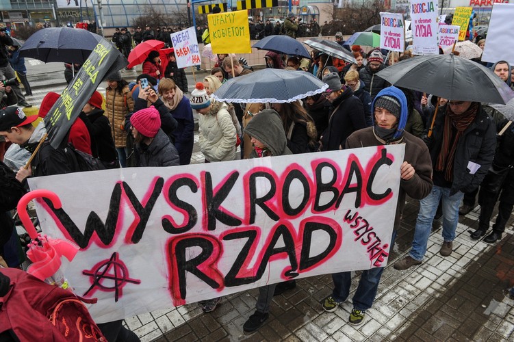 XVII MANIFA PRZESZŁA PRZEZ WARSZAWĘ