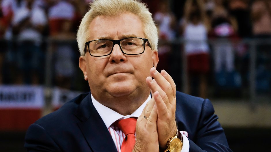 Tokio 2020. Ryszard Czarnecki na trybunach. Polityk PiS się tłumaczy