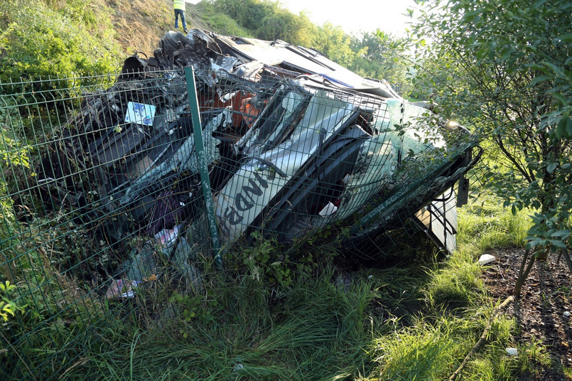W wypadku na niemieckim odcinku autostrady A4 zginęło 10 osób EPA/ROLAND HALKASCH