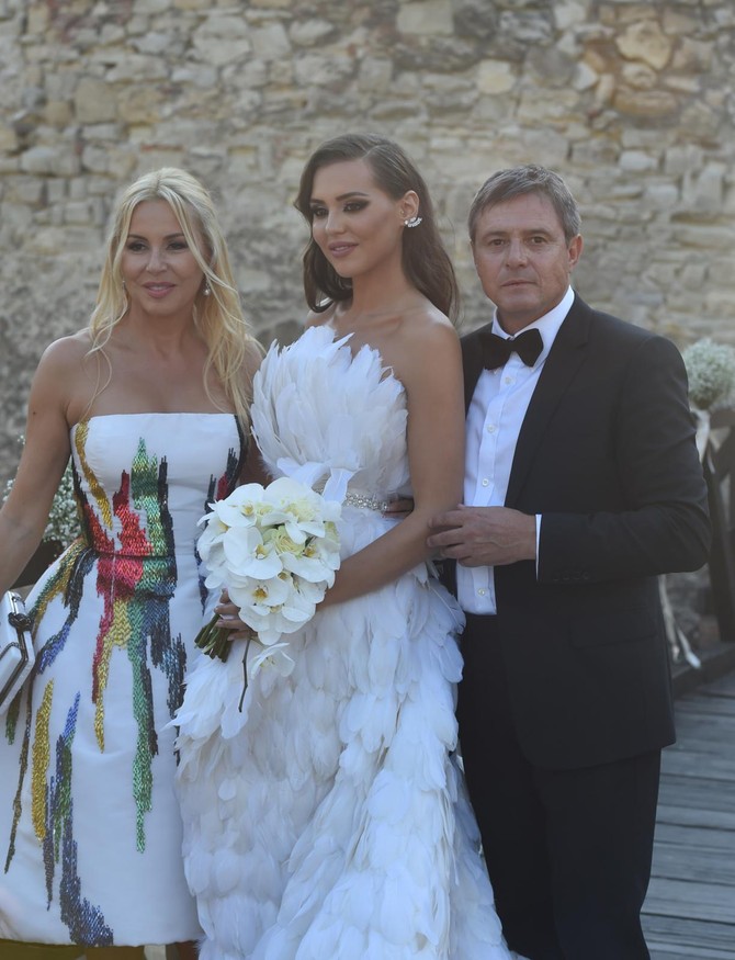 Anja Valente sa roditeljima