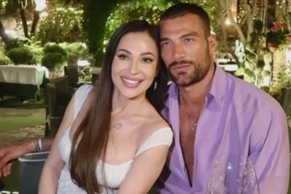 FATALNI ITALIJAN sa kojim je CECA sinoć izašla na večeru ljubio ANITU I MARIJANU - ovo su SVE NJEGOVE BIVŠE DEVOJKE, a UŽIVO je još lepši nego na mrežama, PAPARACO FOTKA to i dokazuje 