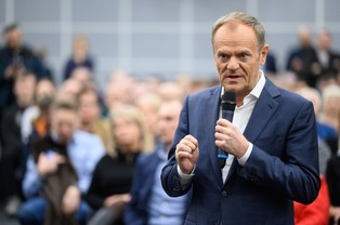 Zmiany ws. chorobowego i ZUS? Tusk: Spróbujemy odciążyć małe firmy