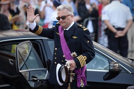 PROKLETI PRINC posle 25 godina konačno PRIZNAO VANBRAČNOG SINA, skandal na dvoru kakav se ne pamti: "Potvrđujem da sam BIOLOŠKI OTAC, nemojte me ništa pitati"