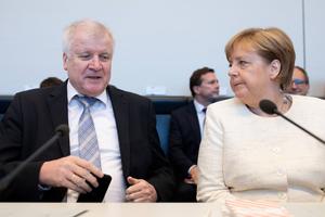 Angela Merkel porozumiała się z Horstem Seehoferem. Koniec kryzysu