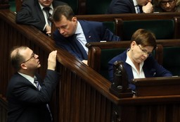 Mariusz Błaszczak nie poda się do dymisji. PiS nie dostał "100 dni spokoju"