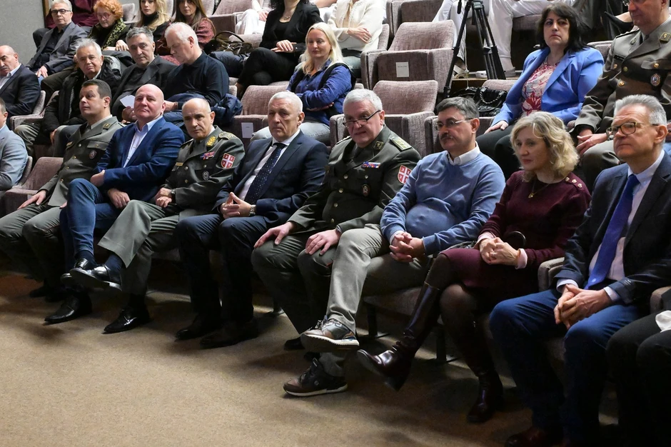 Skupu su prisustvovali predstavnici zdravstvenih ustanova Srbije, brojni saradnici i prijatelji ove vojnozdravstvene ustanove